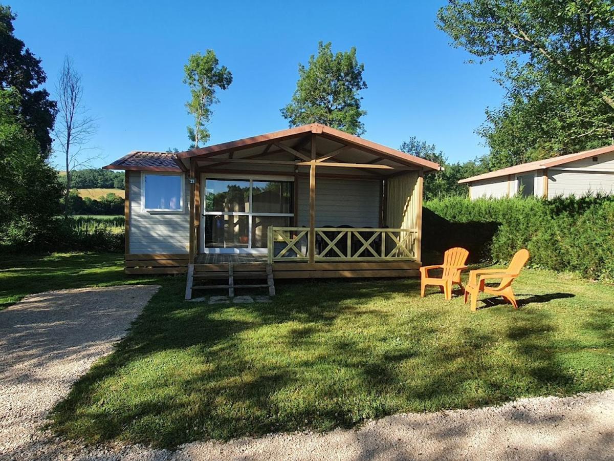 Camping Familial Paisible Avec Piscine, Mobil Home , Chalet, Studio & Emplacement Nue Casties-Labrande المظهر الخارجي الصورة