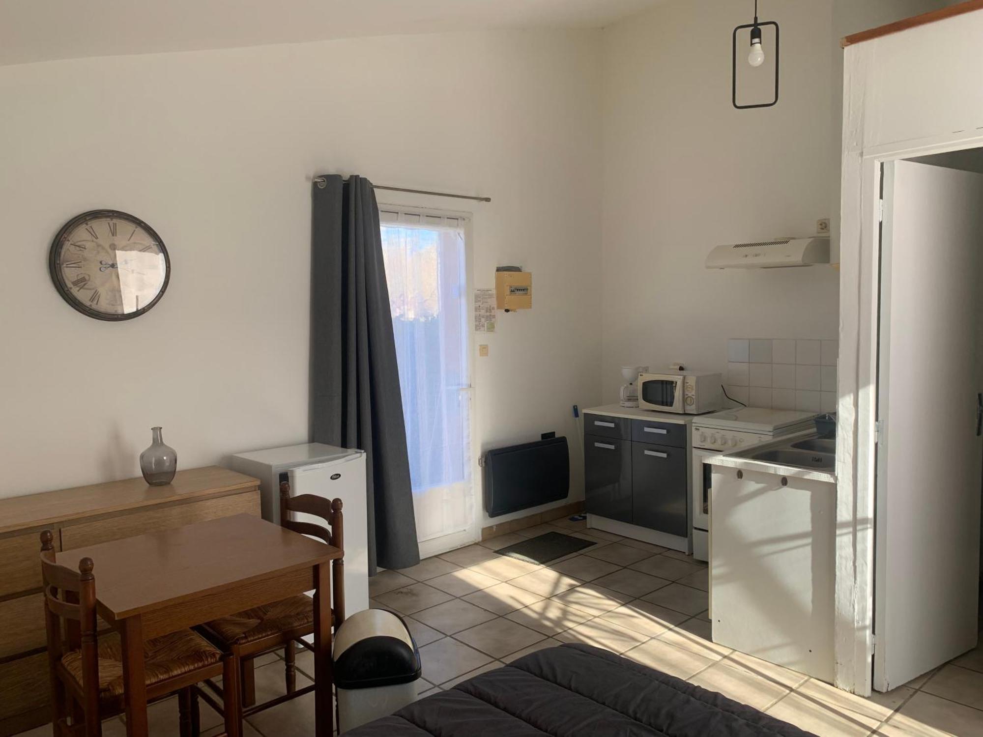 Camping Familial Paisible Avec Piscine, Mobil Home , Chalet, Studio & Emplacement Nue Casties-Labrande المظهر الخارجي الصورة
