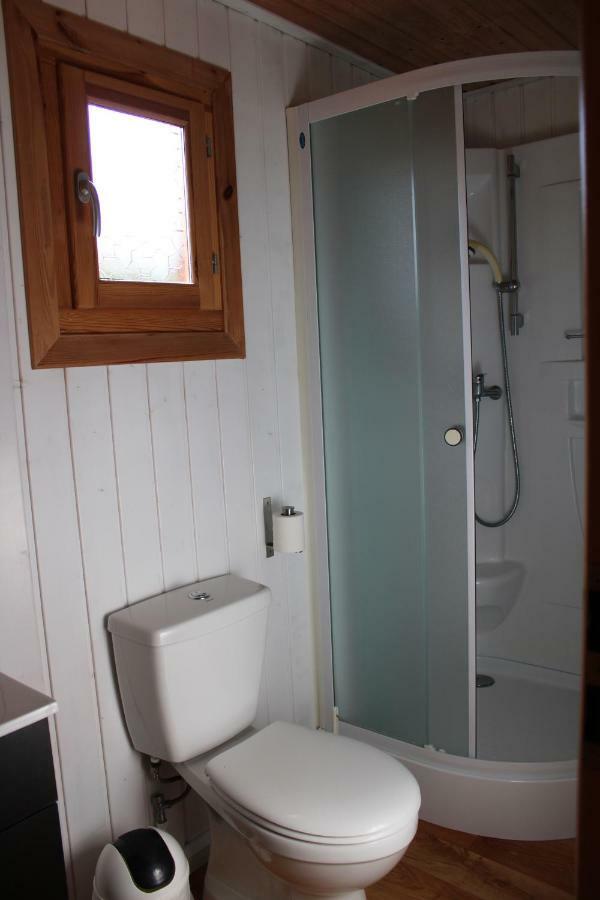 Camping Familial Paisible Avec Piscine, Mobil Home , Chalet, Studio & Emplacement Nue Casties-Labrande المظهر الخارجي الصورة